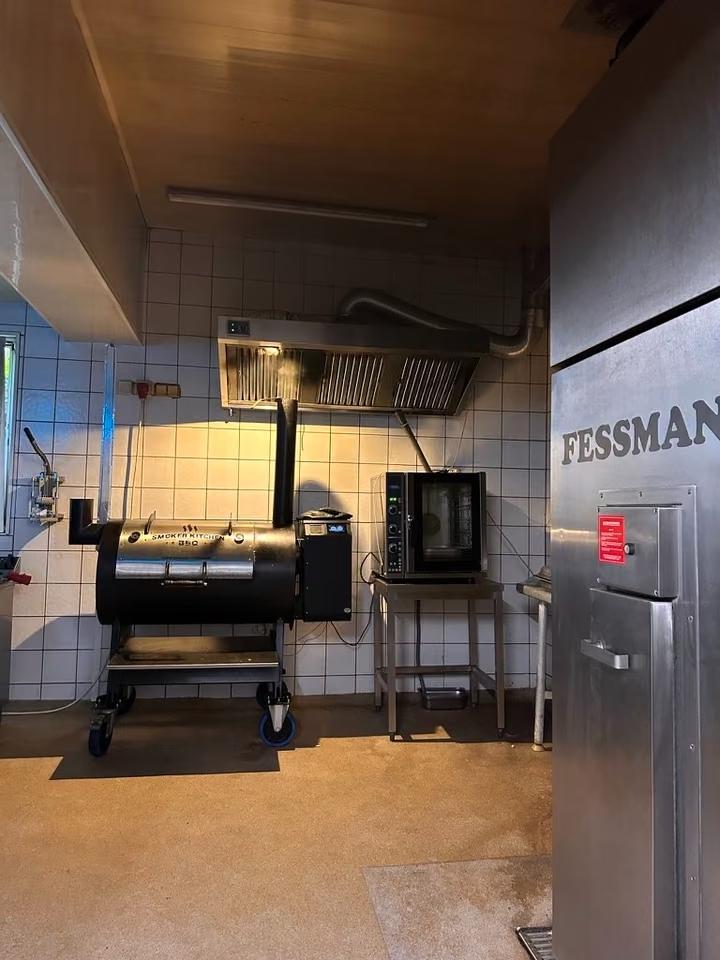 Smoker und Gargeräte in der Küche
